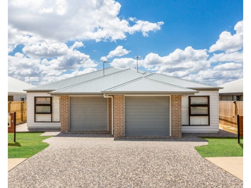 2/11 McInnes Crescent, Glenvale QLD 4350