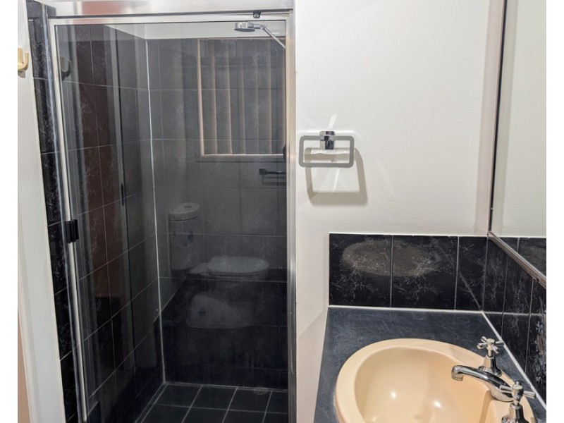 1 Zinnia Court, Middle Ridge QLD 4350