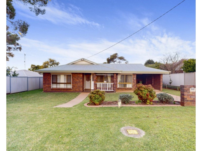 4 Whalan Court, Kearneys Spring QLD 4350