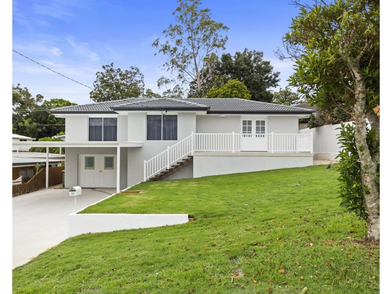 37 North Street, Mount Lofty QLD 4350