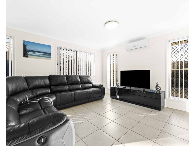 2/3 Esmond Street, Rockville QLD 4350
