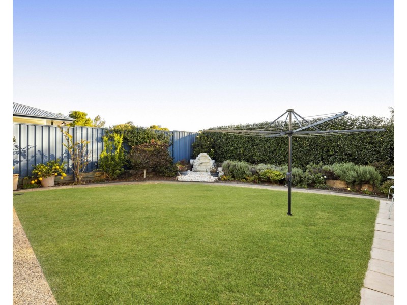 2/3 Esmond Street, Rockville QLD 4350