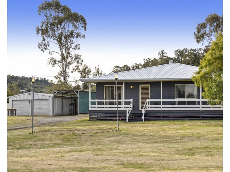 26 Mansel Drive, Gowrie Junction QLD 4352