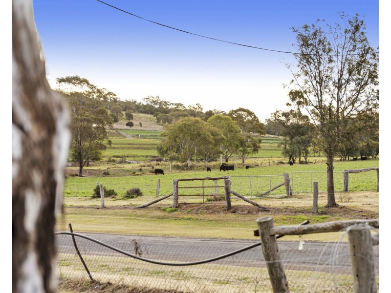 26 Mansel Drive, Gowrie Junction QLD 4352