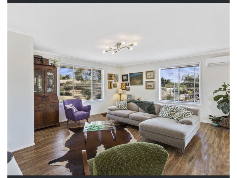 10 Catto Street, Centenary Heights QLD 4350
