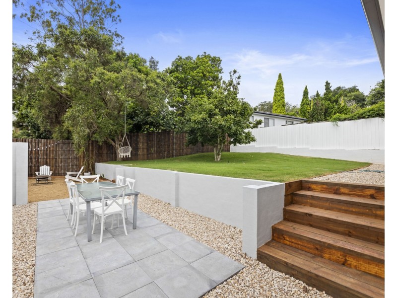 37 North Street, Mount Lofty QLD 4350