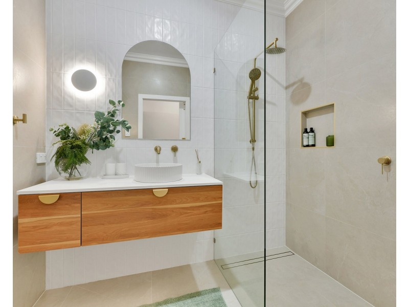 12 Gaydon Street, Newtown QLD 4350