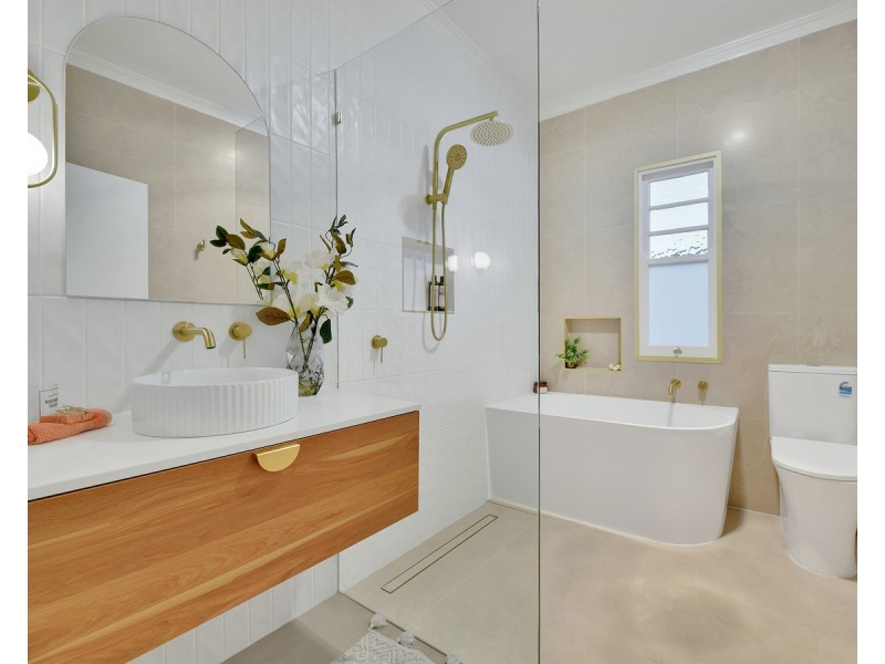 12 Gaydon Street, Newtown QLD 4350