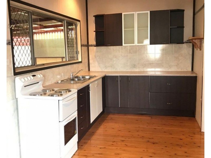 42 Underwood Crescent, Harristown QLD 4350