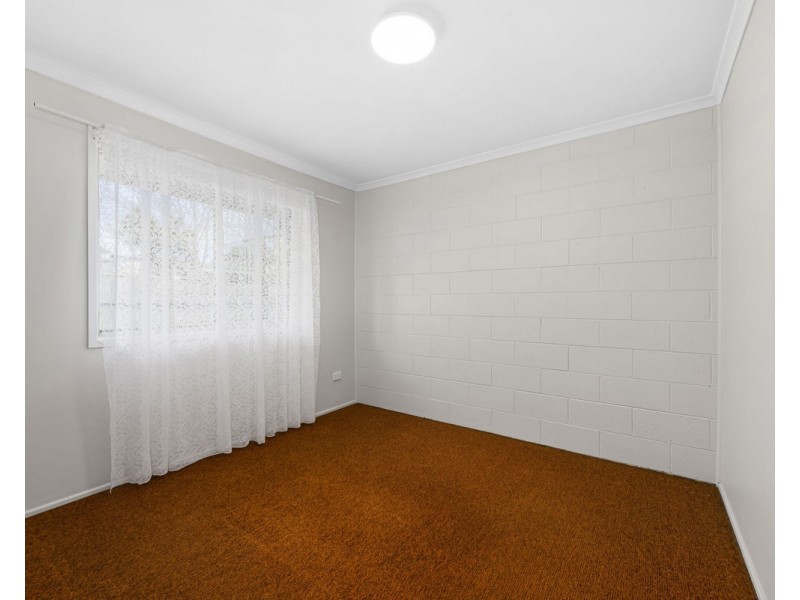 2/373 Tor Street, Newtown QLD 4350