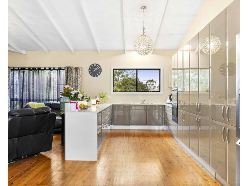 13 Granada Drive, Highfields QLD 4352