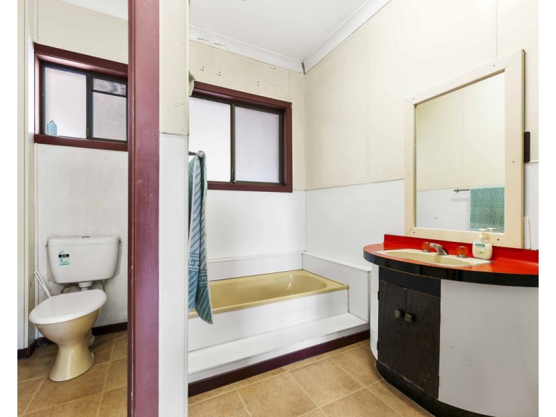 13 Granada Drive, Highfields QLD 4352