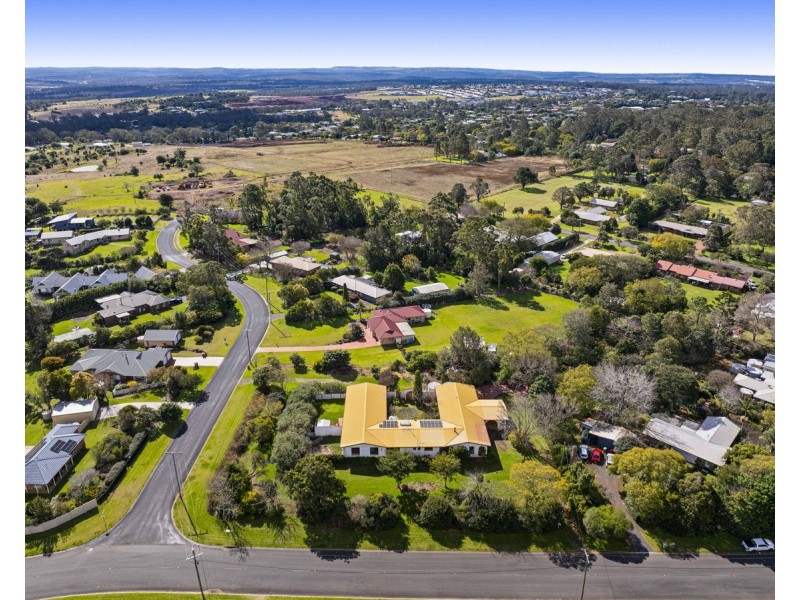 13 Granada Drive, Highfields QLD 4352