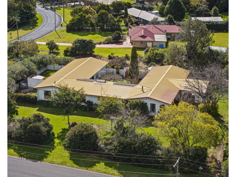 13 Granada Drive, Highfields QLD 4352