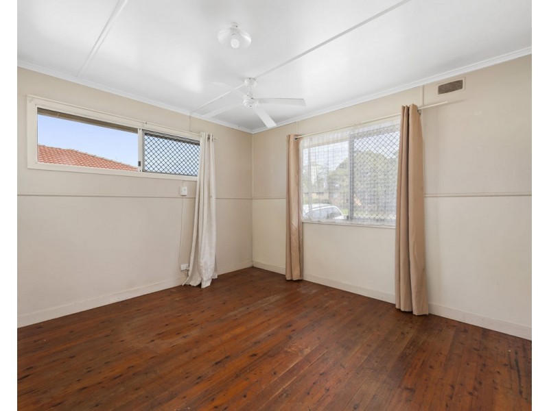 8 Hampton Street, Newtown QLD 4350