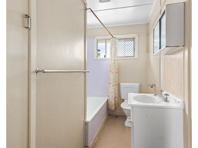 8 Hampton Street, Newtown QLD 4350