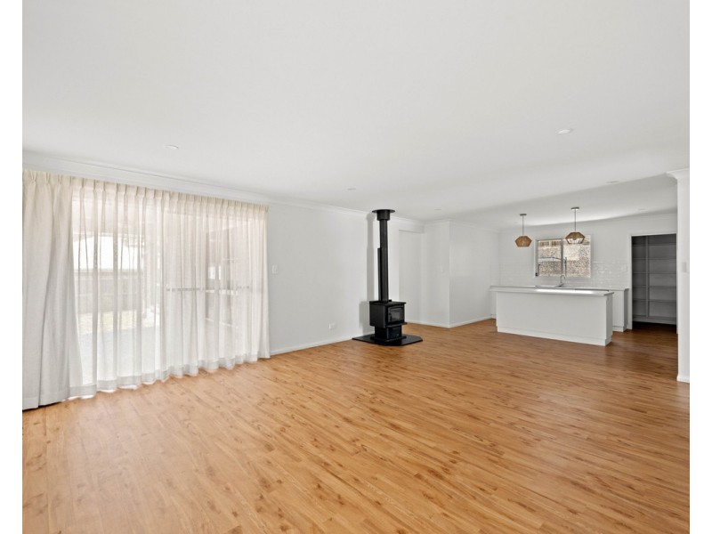 16 Wolff Street, Cotswold Hills QLD 4350