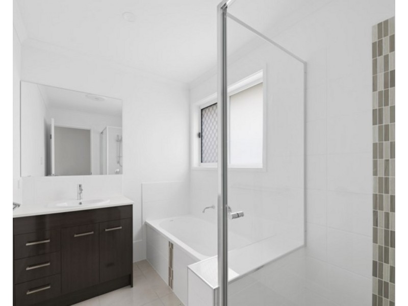 10 Gains Place, Glenvale QLD 4350