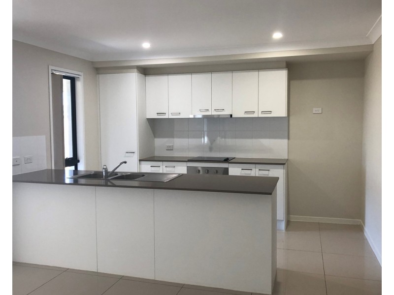 10 Corack Avenue, Cambooya QLD 4358