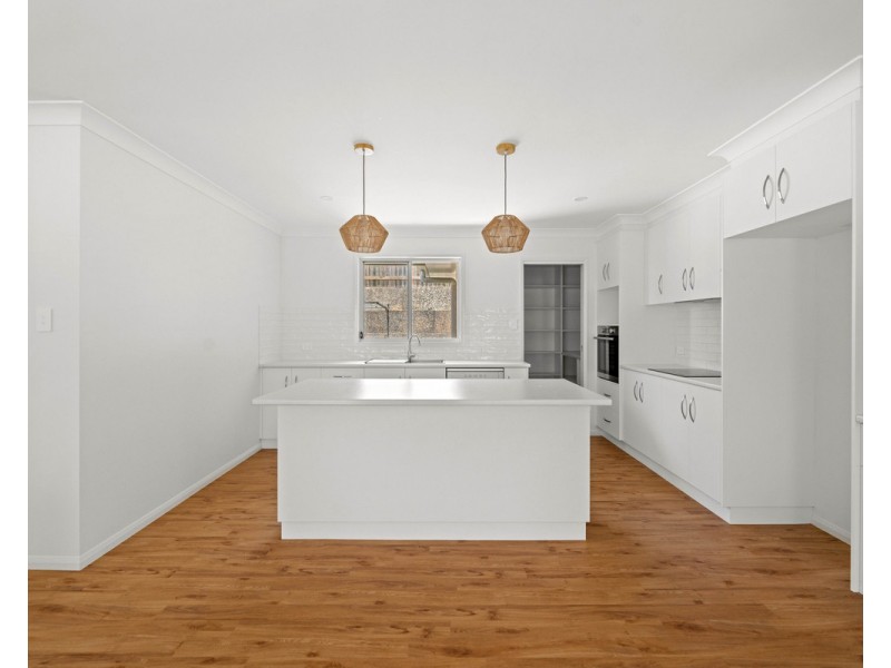 16 Wolff Street, Cotswold Hills QLD 4350
