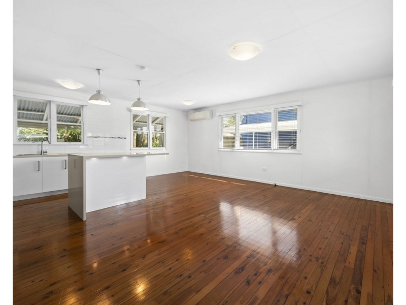 21 Berghofer Street, Rockville QLD 4350