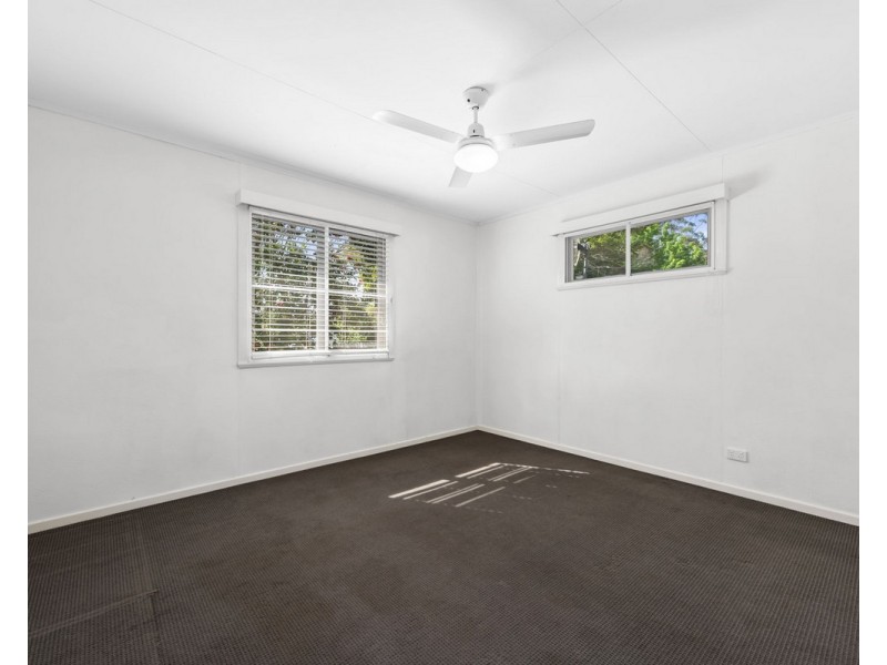 21 Berghofer Street, Rockville QLD 4350