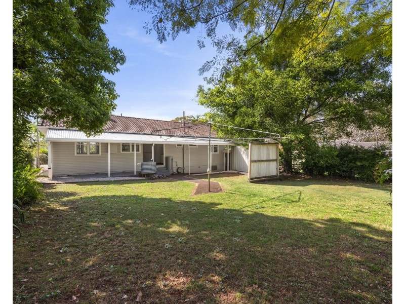 21 Berghofer Street, Rockville QLD 4350