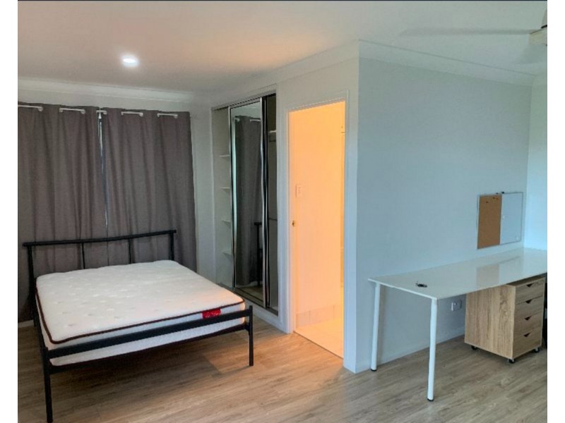 Room 3/9 Fielding Road, College View QLD 4343