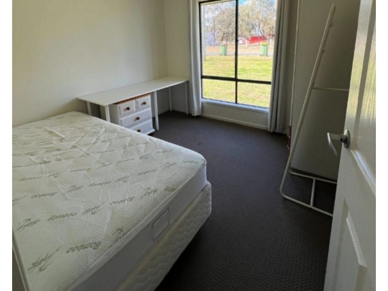 Room 1/7 Fielding Road, College View QLD 4343