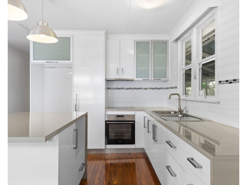 21 Berghofer Street, Rockville QLD 4350