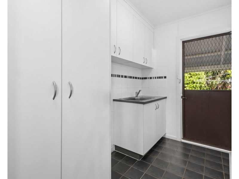 21 Berghofer Street, Rockville QLD 4350