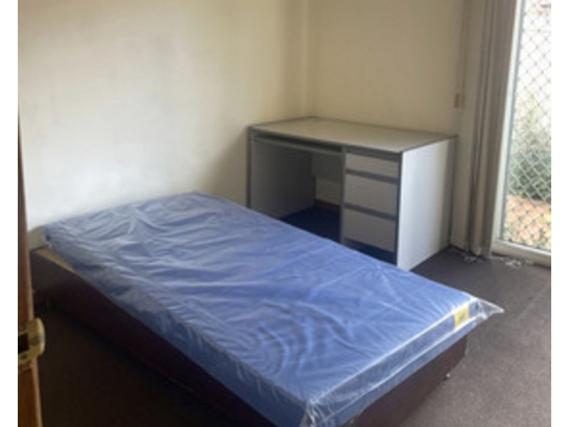 Room/7/484 West Street, Kearneys Spring QLD 4350