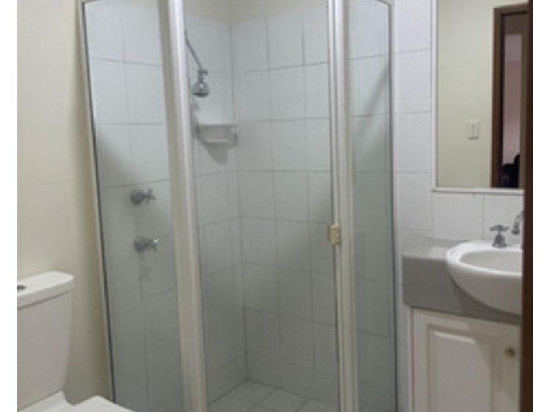 Room/7/484 West Street, Kearneys Spring QLD 4350
