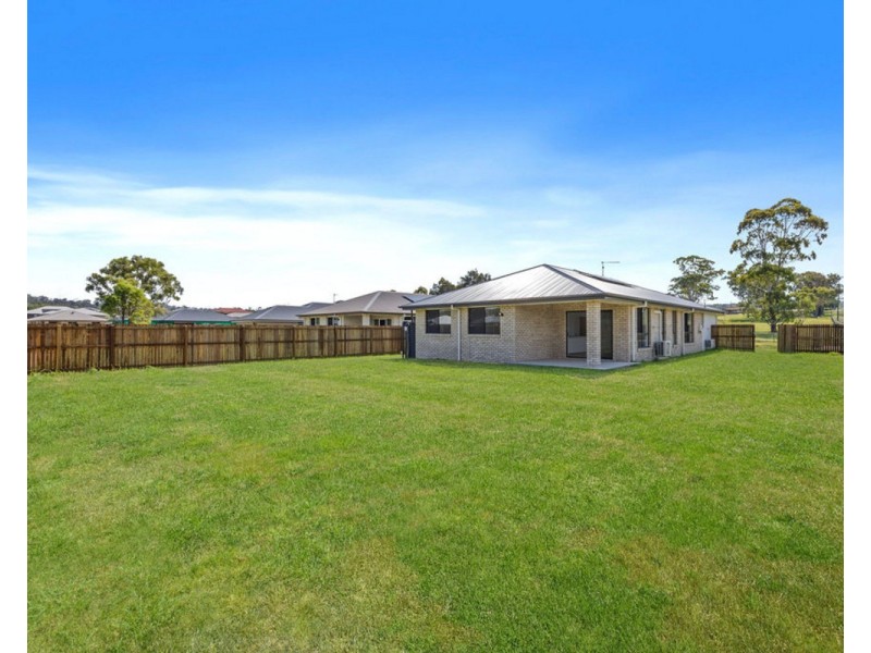 23 Bradley Street, Meringandan West QLD 4352