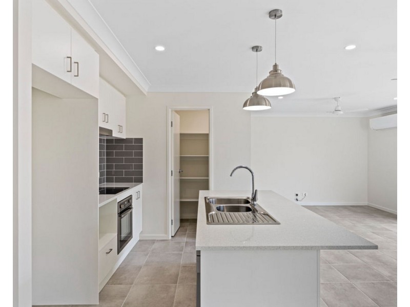 7 Merivale Court, Plainland QLD 4341