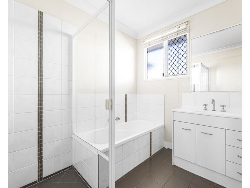3 Highgrove Drive, Highfields QLD 4352