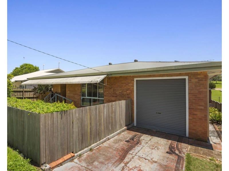 15 Teesdale Avenue, Newtown QLD 4350