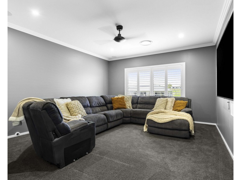 2 Drazen Place, Meringandan West QLD 4352