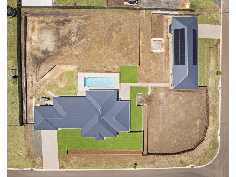 2 Drazen Place, Meringandan West QLD 4352