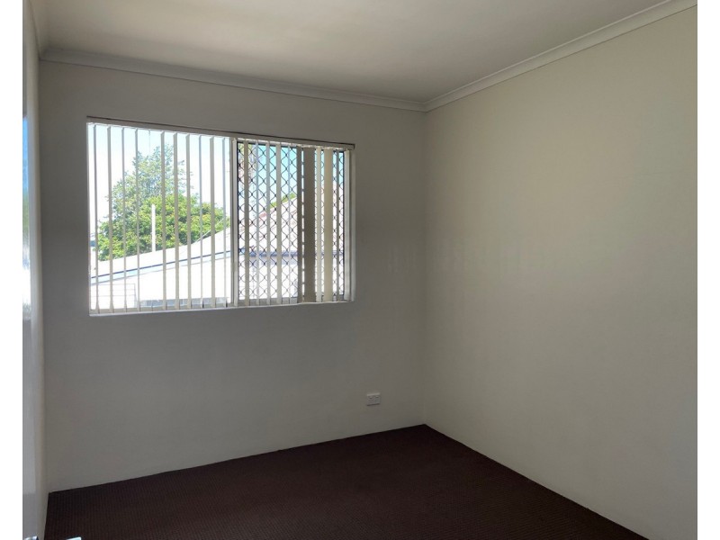 2/277A James Street, Newtown QLD 4350