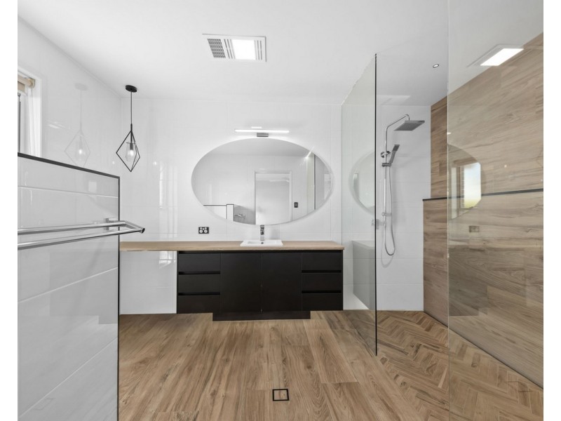 184 Nelson Street, Kearneys Spring QLD 4350