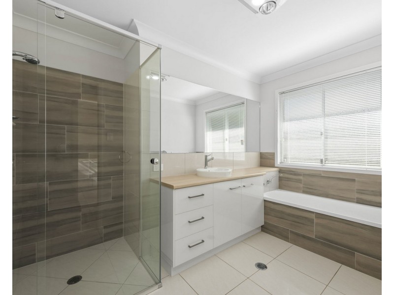 184 Nelson Street, Kearneys Spring QLD 4350
