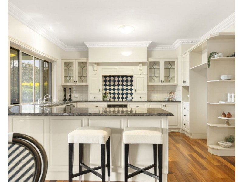 9 Montclair Close, Middle Ridge QLD 4350
