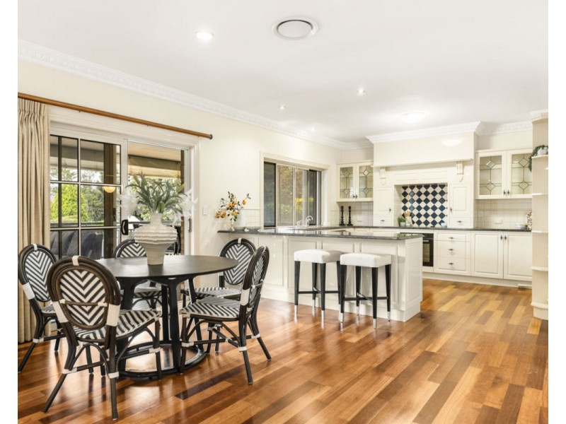 9 Montclair Close, Middle Ridge QLD 4350