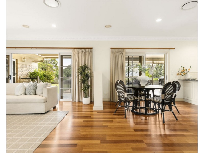 9 Montclair Close, Middle Ridge QLD 4350