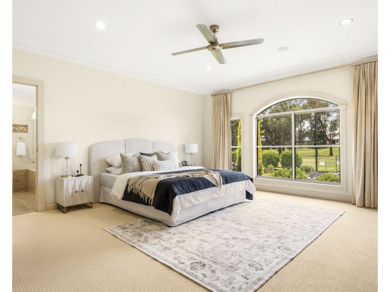 9 Montclair Close, Middle Ridge QLD 4350