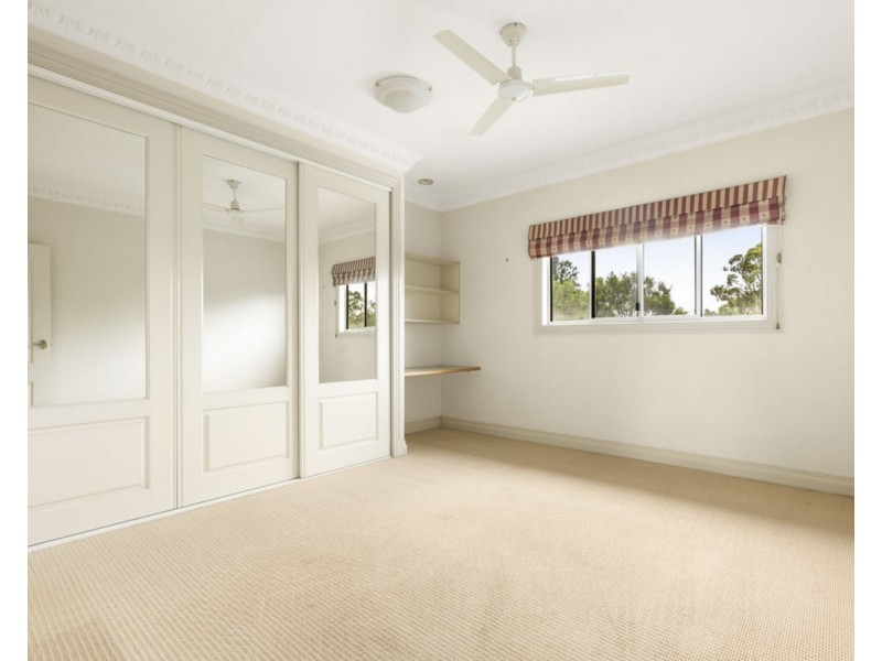 9 Montclair Close, Middle Ridge QLD 4350