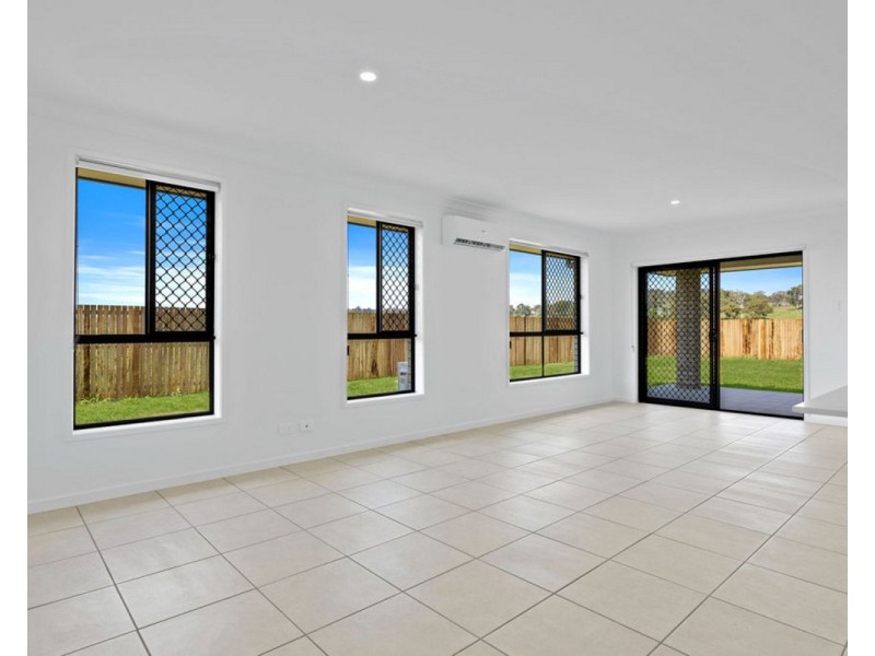 23 Bradley Street, Meringandan West QLD 4352