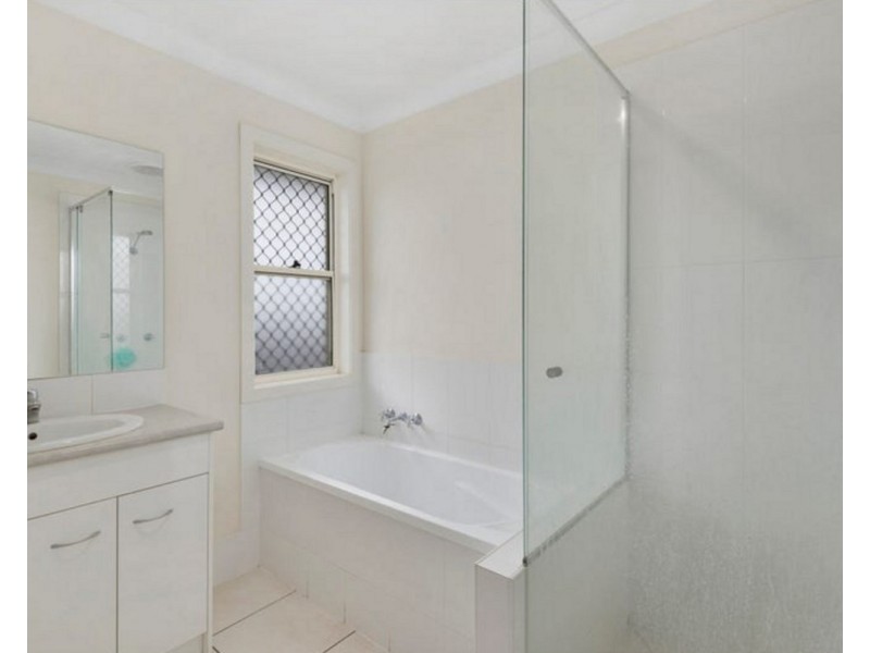 11 Mcmorrow Street, Kearneys Spring QLD 4350