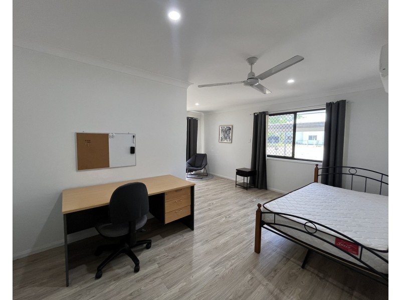 Room 4/9 Fielding Road, College View QLD 4343